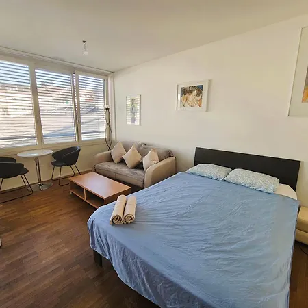 Brand New Downtown In Center With Balcony Hoh Anwand *
