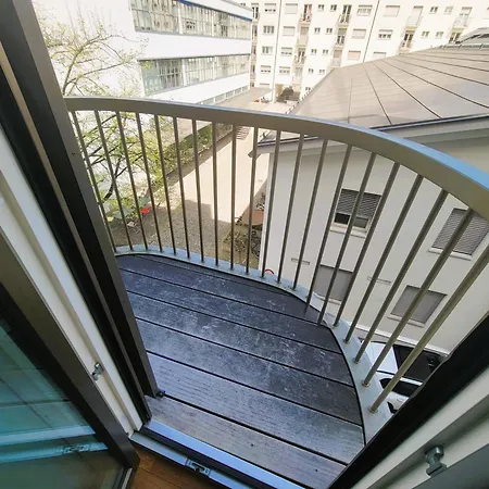 Brand New Downtown In Center With Balcony Hoh Anwand